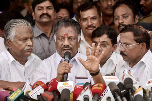 tamil nadu,tamil politics,panneerselvam,palani swamy,sasikala,selvam new party launch  అమ్మ డీఎంకే పేరుతో సెల్వం కొత్తపార్టీ..!